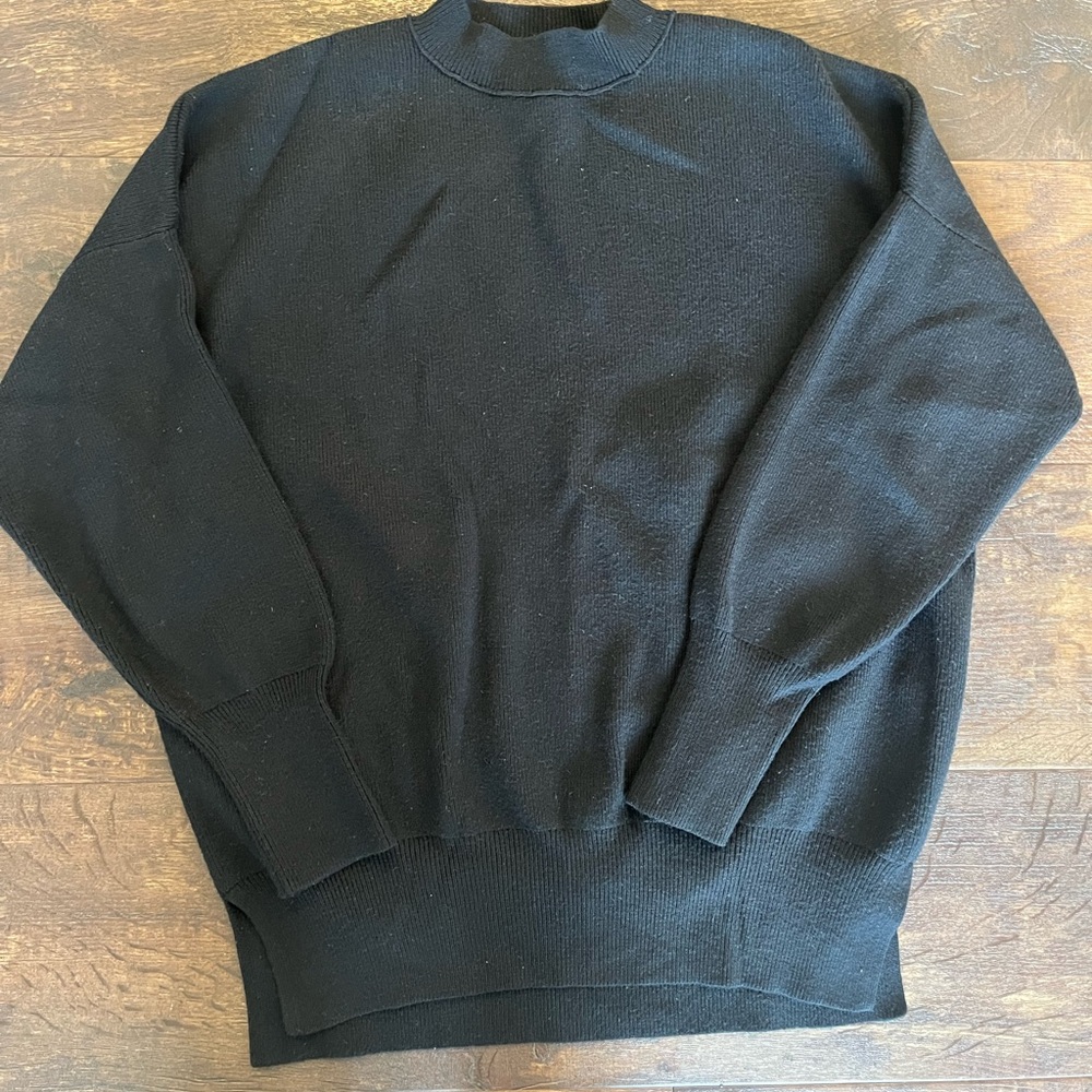 Abercrombie & Fitch Classic Black  Ribbed Crewneck Sweater